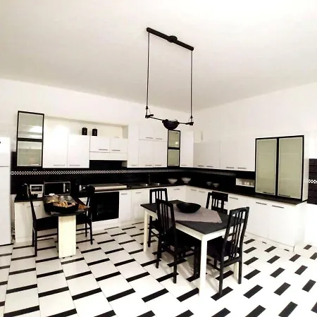 Greco: Moderno Di 150mq Apartment *